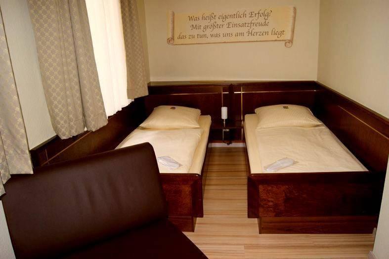 Hotel am Wilhelmsplatz Stuttgart Rum bild